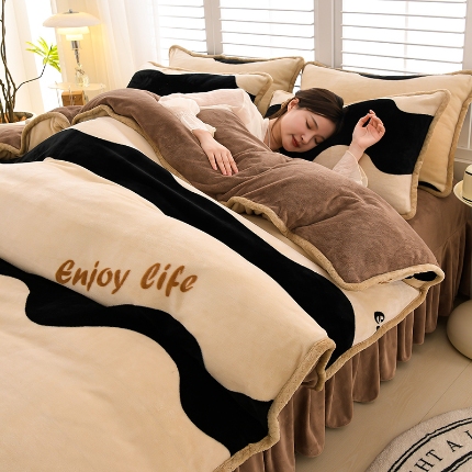 91家纺网 家纺一手货源 找家纺 （总）牵依 2025 直播爆款高克重加厚牛奶绒四件套法兰绒四件套珊瑚绒