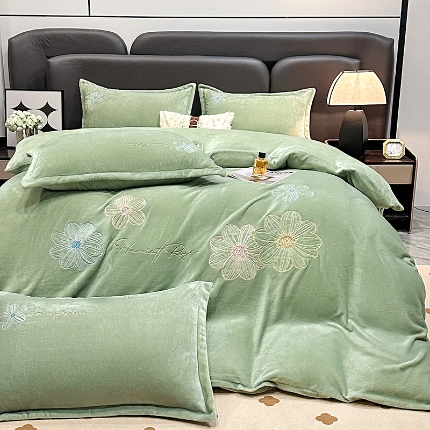 91家纺网 家纺一手货源 找家纺 （总）陌乘坊家纺 2024新款牛奶绒刺绣四件套-倾城系列