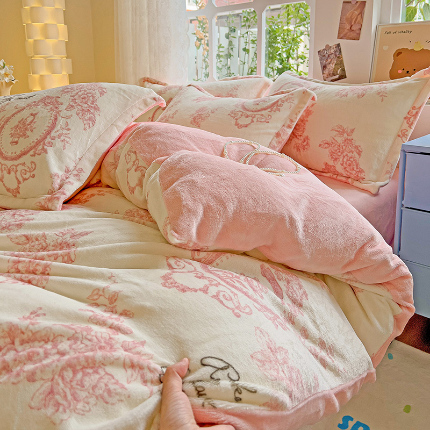 91家纺网 家纺一手货源 找家纺 （总）卡普家居 2025新款加厚保暖牛奶绒系列--四件套