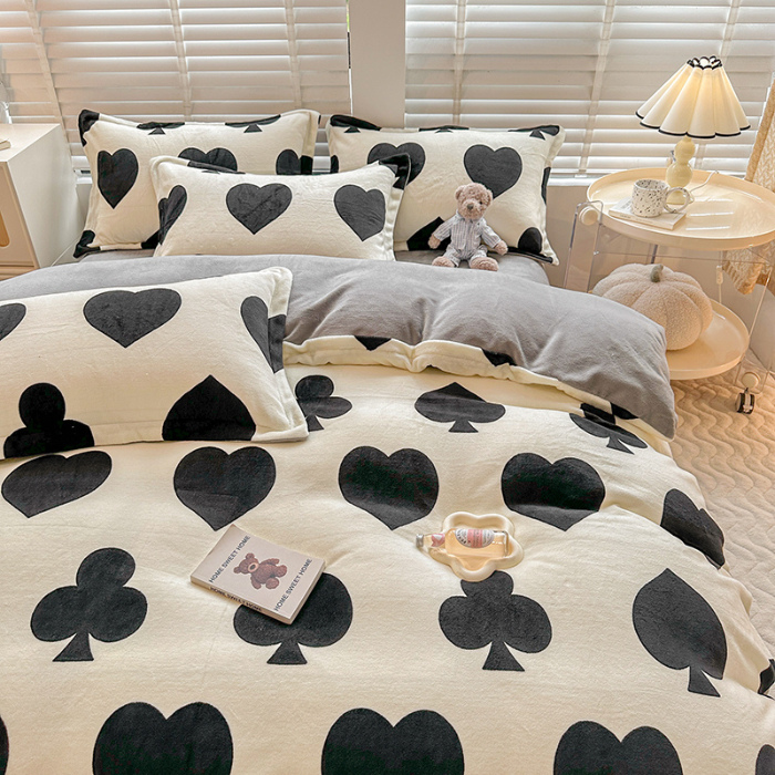 91家纺网 家纺一手货源 找家纺 卡普家居 2025新款加厚保暖牛奶绒系列--四件套 慕斯