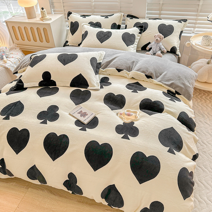 91家纺网 家纺一手货源 找家纺 卡普家居 2025新款加厚保暖牛奶绒系列--四件套 慕斯