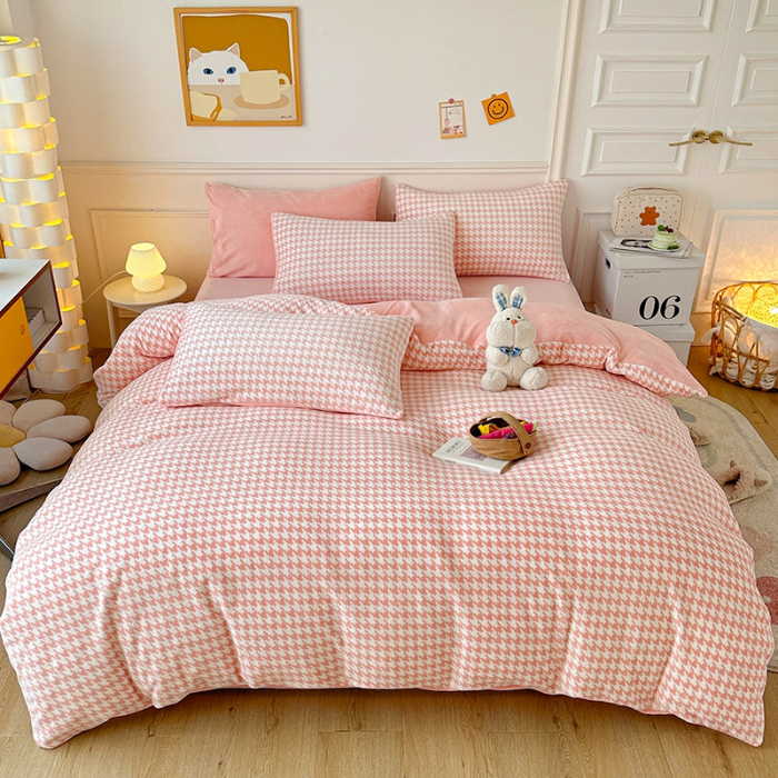 91家纺网 家纺一手货源 找家纺 卡普家居 2025新款加厚保暖牛奶绒系列--四件套 千鸟格