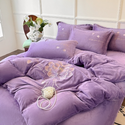 91家纺网 家纺一手货源 找家纺 （总）【苏东来】2024加厚大版花卉牛奶绒刺绣花四件套小清新公主风韩版婴儿绒宝宝绒兔绒法莱绒金貂绒四件套床单床盖款单被套