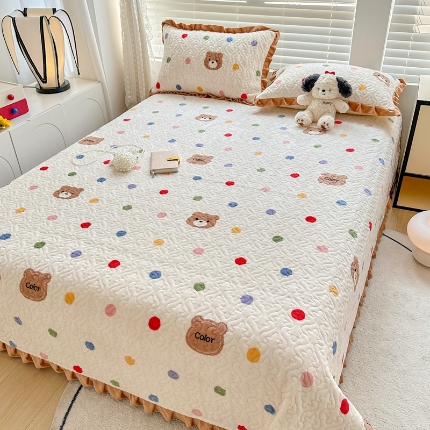 91家纺网 家纺一手货源 找家纺 （总）岚吉家纺 2025新款牛奶绒小花边床盖三件套