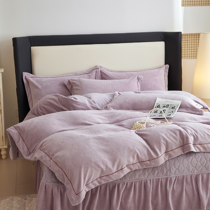 91家纺网 家纺一手货源 找家纺 （总）舒梦琪家纺 2024新款雕花绒床盖一字绣四件套11斤左右