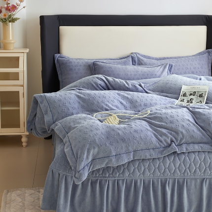 91家纺网 家纺一手货源 找家纺 （总）舒梦琪家纺 2024新款雕花绒床盖一字绣四件套11斤左右