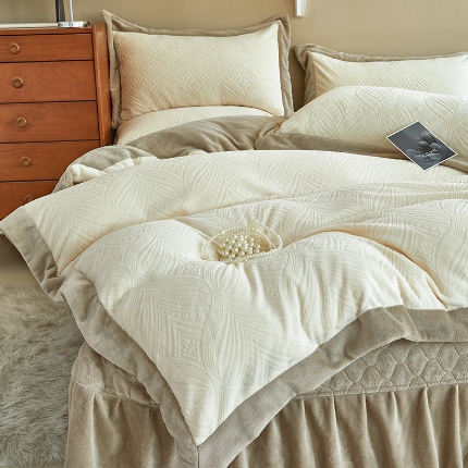 91家纺网 家纺一手货源 找家纺 （总）舒梦琪家纺 2024新款雕花绒床盖拼角四件套11斤左右