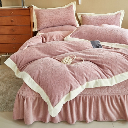 91家纺网 家纺一手货源 找家纺 （总）舒梦琪家纺 2024新款雕花绒床盖拼角四件套11斤左右