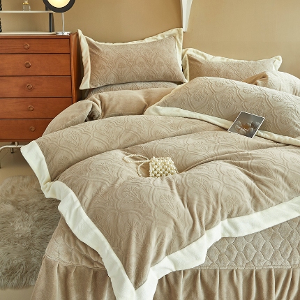 91家纺网 家纺一手货源 找家纺 （总）舒梦琪家纺 2024新款雕花绒床盖拼角四件套11斤左右