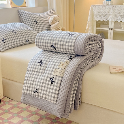 91家纺网 家纺一手货源 找家纺 （总）梦依依 2025新款全棉豆豆绒大豆被纯棉冬被春秋被儿童豆豆被