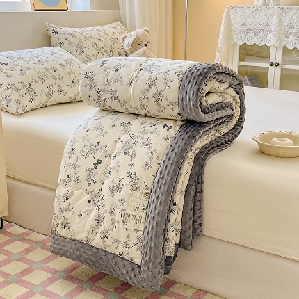 91家纺网 家纺一手货源 找家纺 （总）梦依依 2025新款全棉豆豆绒大豆被纯棉冬被春秋被儿童豆豆被