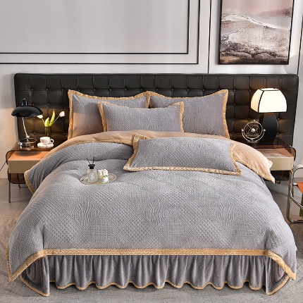 91家纺网 家纺一手货源 找家纺 （总）馨梦缘 2025新款轻奢宽边纯色A类牛奶绒雕花四件套