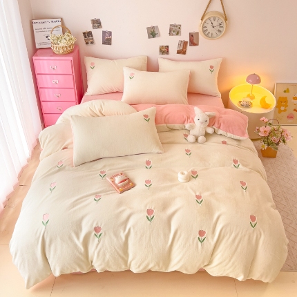 91家纺网 家纺一手货源 找家纺 坚果摄影   小清新风牛奶绒毛巾绣样片