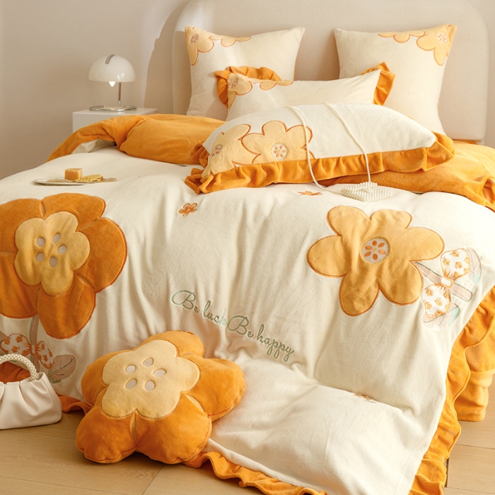 91家纺网 家纺一手货源 找家纺 （总）绒梦里2025新品230g花边款韩版贴布绣牛奶绒四件套公主风法莱绒保暖套件