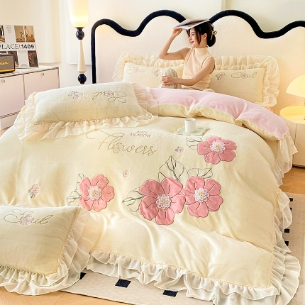 91家纺网 家纺一手货源 找家纺 （总）2025加厚大版花卉牛奶绒刺绣花四件套小清新公主风韩版婴儿绒宝宝绒兔绒法莱绒金貂绒四件套床单床盖款单被套