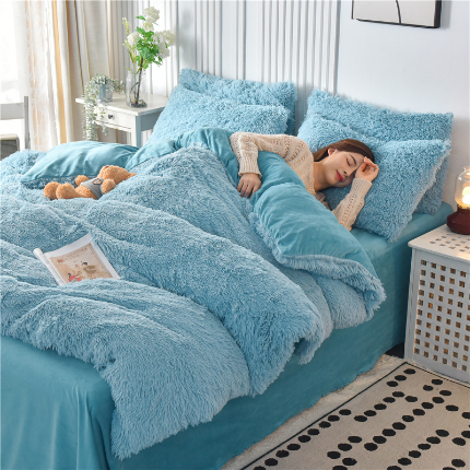 91家纺网 家纺一手货源 找家纺 鑫喜莱 2024新款长毛绒四件套 浅蓝
