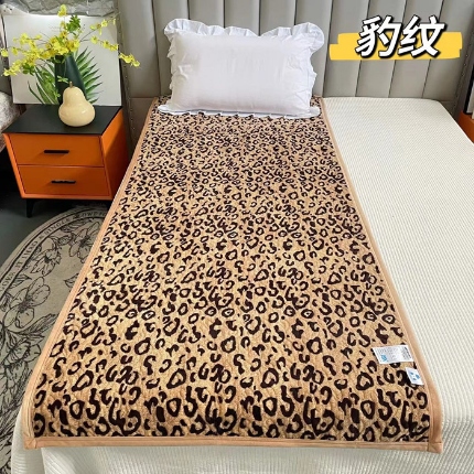 91家纺网 家纺一手货源 找家纺 加绒单人床盖90*200 牛奶绒学生床盖床垫宝宝绒单人床盖宿舍床单