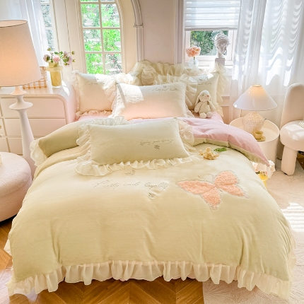 91家纺网 家纺一手货源 找家纺 （总）苏米娜2025秋冬新款230g韩版公主风少女心牛奶绒四件套法莱绒金貂绒兔兔绒牛奶绒床裙款四件套绒床盖款四件套