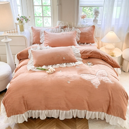 91家纺网 家纺一手货源 找家纺 （总）苏米娜2025秋冬新款230g韩版公主风少女心牛奶绒四件套法莱绒金貂绒兔兔绒牛奶绒床裙款四件套绒床盖款四件套