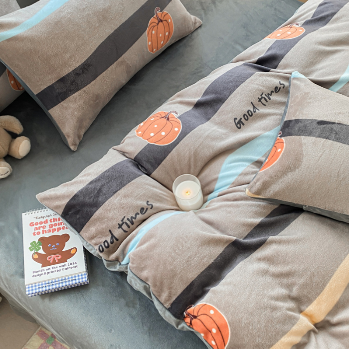 91家纺网 家纺一手货源 找家纺 斯卡诺2025新款直播轻奢爆款小清新牛奶宝宝绒四件套 南瓜日记