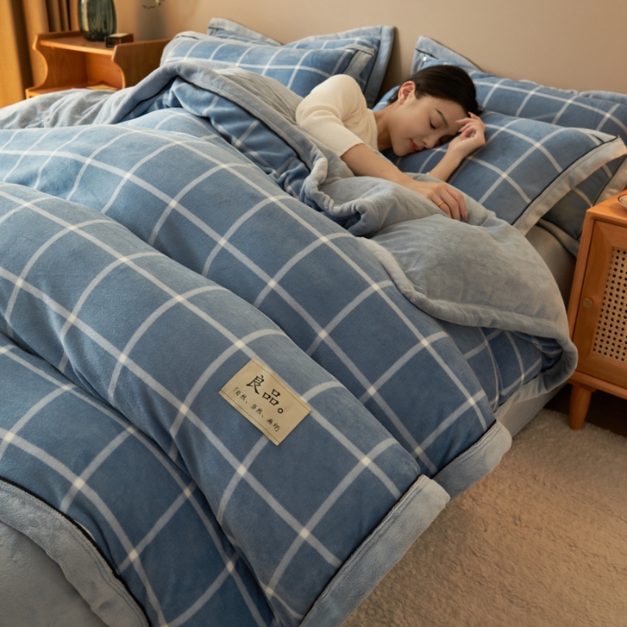 91家纺网 家纺一手货源 找家纺 （总）2024新款无印风牛奶绒宽边可拆洗冬被被子被芯