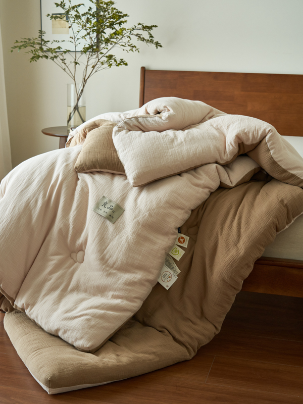 91家纺网 家纺一手货源 找家纺 （总）子由 2024新款双层皱皱纱大豆纤维冬被被子被芯