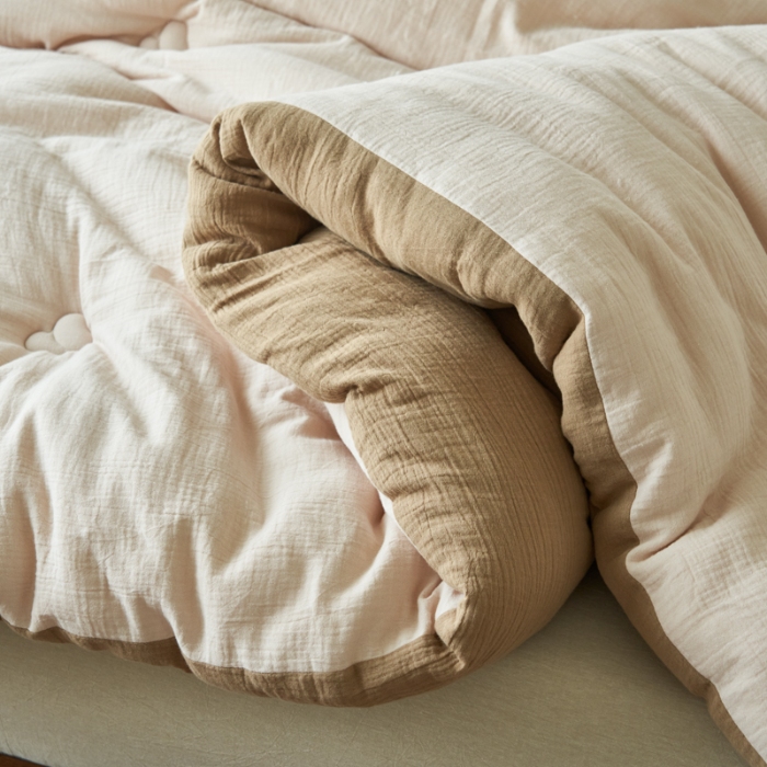 91家纺网 家纺一手货源 找家纺 （总）子由 2024新款双层皱皱纱大豆纤维冬被被子被芯