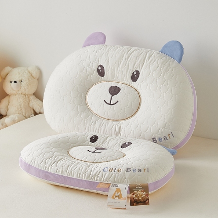 91家纺网 家纺一手货源 找家纺 （总）乐可 2024新款A类全棉蚕咝卡通小熊萌趣枕 儿童枕学生枕成人枕 枕头枕芯