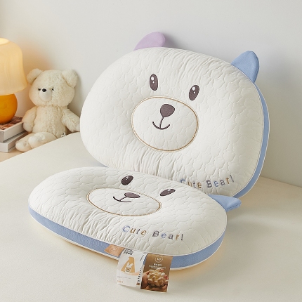 91家纺网 家纺一手货源 找家纺 （总）乐可 2024新款A类全棉蚕咝卡通小熊萌趣枕 儿童枕学生枕成人枕 枕头枕芯