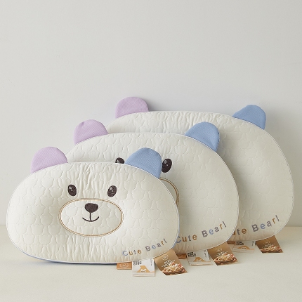 91家纺网 家纺一手货源 找家纺 （总）乐可 2024新款A类全棉蚕咝卡通小熊萌趣枕 儿童枕学生枕成人枕 枕头枕芯