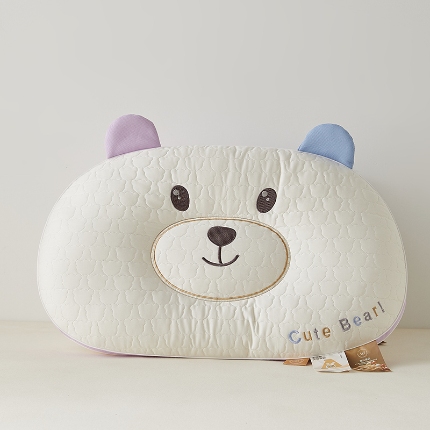 91家纺网 家纺一手货源 找家纺 （总）乐可 2024新款A类全棉蚕咝卡通小熊萌趣枕 儿童枕学生枕成人枕 枕头枕芯