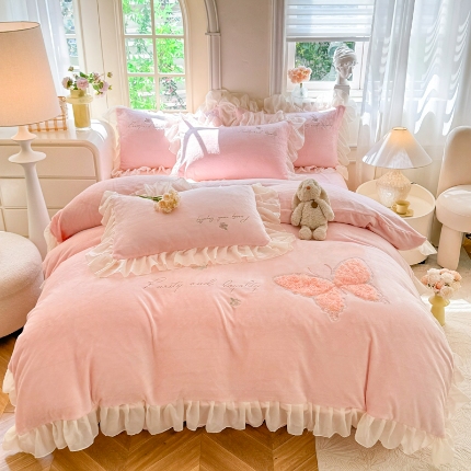 91家纺网 家纺一手货源 找家纺 （总）2025秋冬新款法式公主风少女心牛奶绒四件套立体贴布绣花绒蝴蝶刺绣床裙款四件套