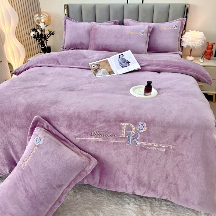 91家纺网 家纺一手货源 找家纺 （总）鑫利来家纺 2025新款牛奶绒四件套绣花加厚牛奶绒保暖四件套