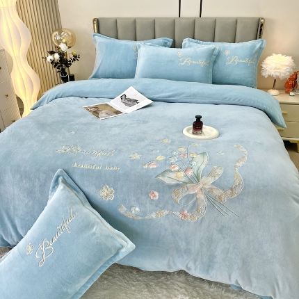 91家纺网 家纺一手货源 找家纺 （总）鑫利来家纺 2025新款牛奶绒四件套加厚保暖绣花四件套铃兰系列