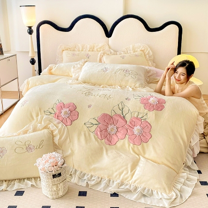 91家纺网 家纺一手货源 找家纺 （总）2025加厚大版花卉牛奶绒刺绣花四件套小清新公主风韩版婴儿绒宝宝绒兔绒法莱绒金貂绒四件套床单床盖款单被套