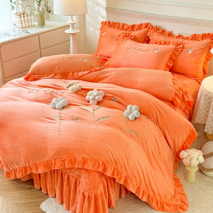 91家纺网 家纺一手货源 找家纺 （总）2025秋冬新款230g立体花朵全消光牛奶绒床盖四件套11斤重加厚婴儿绒法莱绒床裙款床盖款四件套