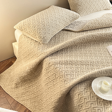 91家纺网 家纺一手货源 找家纺 欧邦 新款纯色牛奶绒床盖三件套-初见 初见-卡其