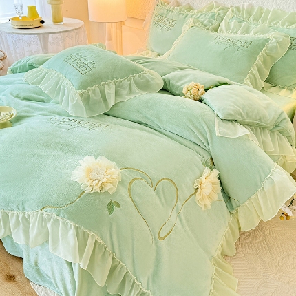 91家纺网 家纺一手货源 找家纺 （总）苏米娜2024秋冬新款230g法式公主粉少女心牛奶绒四件套法莱绒金貂绒兔兔绒牛奶绒床裙款四件套绒床盖款四件套