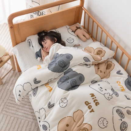 91家纺网 家纺一手货源 找家纺 心卓 2025年新款直播针织棉儿童学生成人春秋被冬被加厚被芯四季款 大熊猫