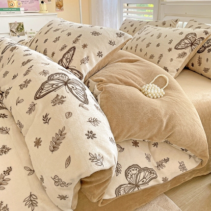 91家纺网 家纺一手货源 找家纺 （总）2025新款小清新牛奶绒印花四件套床单款床笠款套件单被套