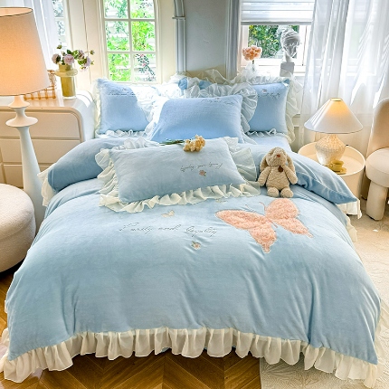 91家纺网 家纺一手货源 找家纺 （总）2025秋冬新款法式公主风少女心牛奶绒四件套立体贴布绣花绒蝴蝶刺绣床裙款四件套