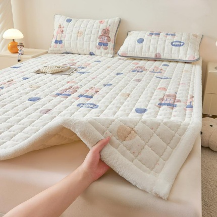 91家纺网 家纺一手货源 找家纺 （总）爱思凯家纺 2025新款暖绒边-牛奶绒夹棉床褥