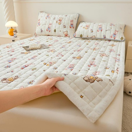 91家纺网 家纺一手货源 找家纺 （总）爱思凯家纺 2025新款暖绒边-牛奶绒夹棉床褥