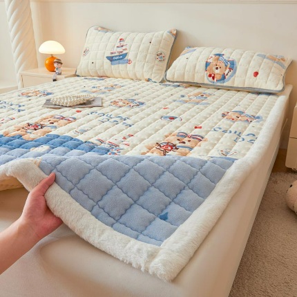 91家纺网 家纺一手货源 找家纺 （总）爱思凯家纺 2025新款暖绒边-牛奶绒夹棉床褥