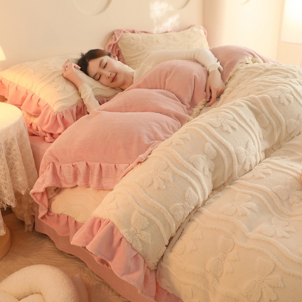 91家纺网 家纺一手货源 找家纺 （总）首尔家纺 2024新款花边款牛奶绒四件套韩版雕花塔芙绒四件套花期系列