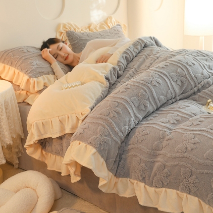 91家纺网 家纺一手货源 找家纺 （总）首尔家纺 2024新款花边款牛奶绒四件套韩版雕花塔芙绒四件套花期系列