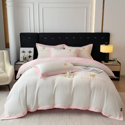 91家纺网 家纺一手货源 找家纺 （总）苏米娜2025秋冬230g9斤全消光牛奶绒双拼绣花四件套绒宽边被套高端轻奢山茶花系列