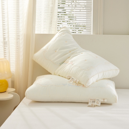 91家纺网 家纺一手货源 找家纺 （总）2024新款 全棉贡缎护颈巴马蚕丝枕头酒店枕芯