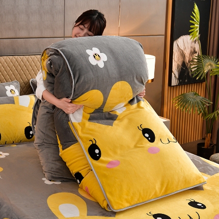 91家纺网 家纺一手货源 找家纺 （总）乐萱 2025新款单被套牛奶绒被罩单件180克