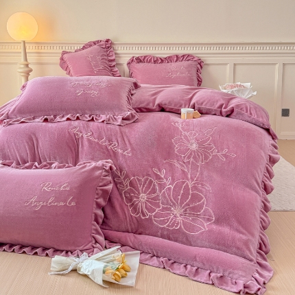 91家纺网 家纺一手货源 找家纺 【苏东来】高端韩版加厚少女心法式公主风牛奶绒刺绣四件套小清新兔毛绒法莱绒床盖被套床单